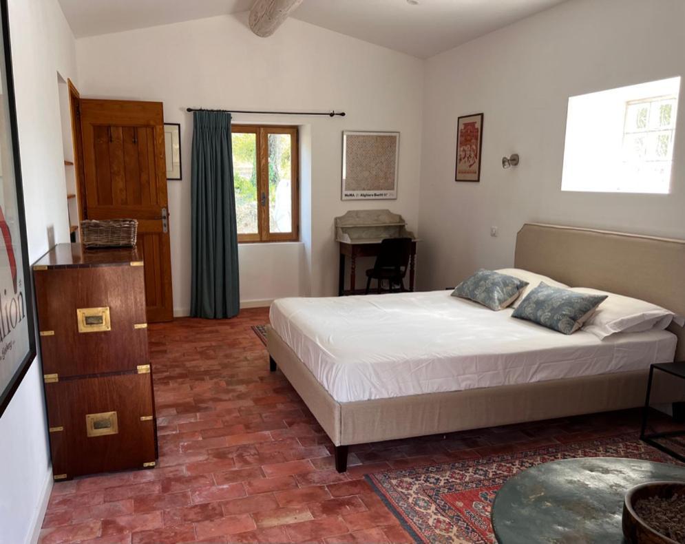 Bergerie Bed & Breakfast Montjustin Exterior photo
